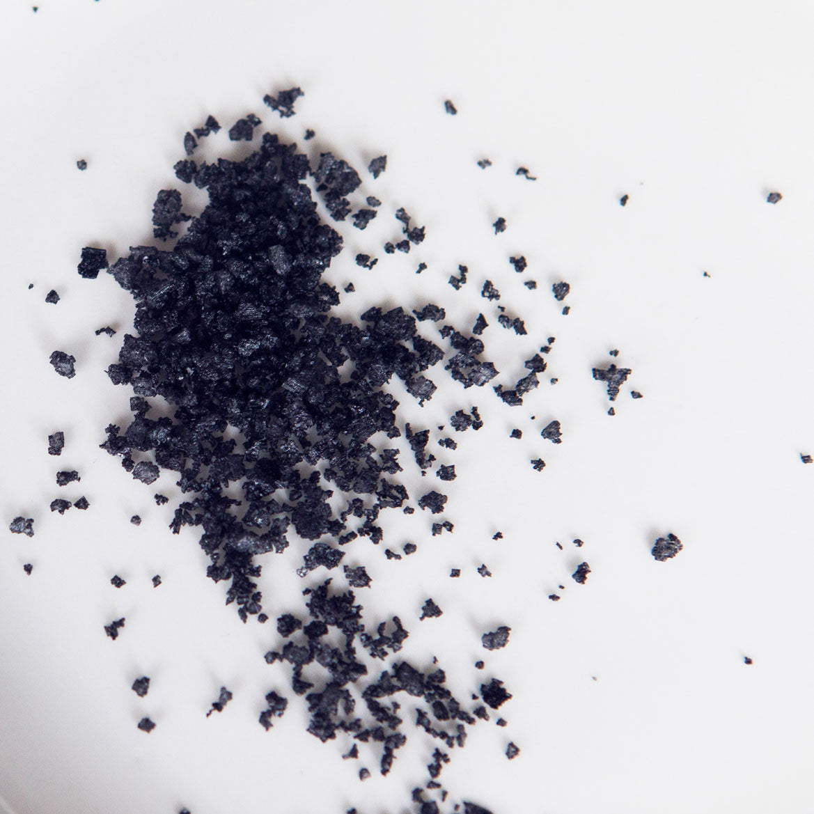 Schwarzes Lava-Meersalz aus Island - 90g Premium Aktivkohle-Salz