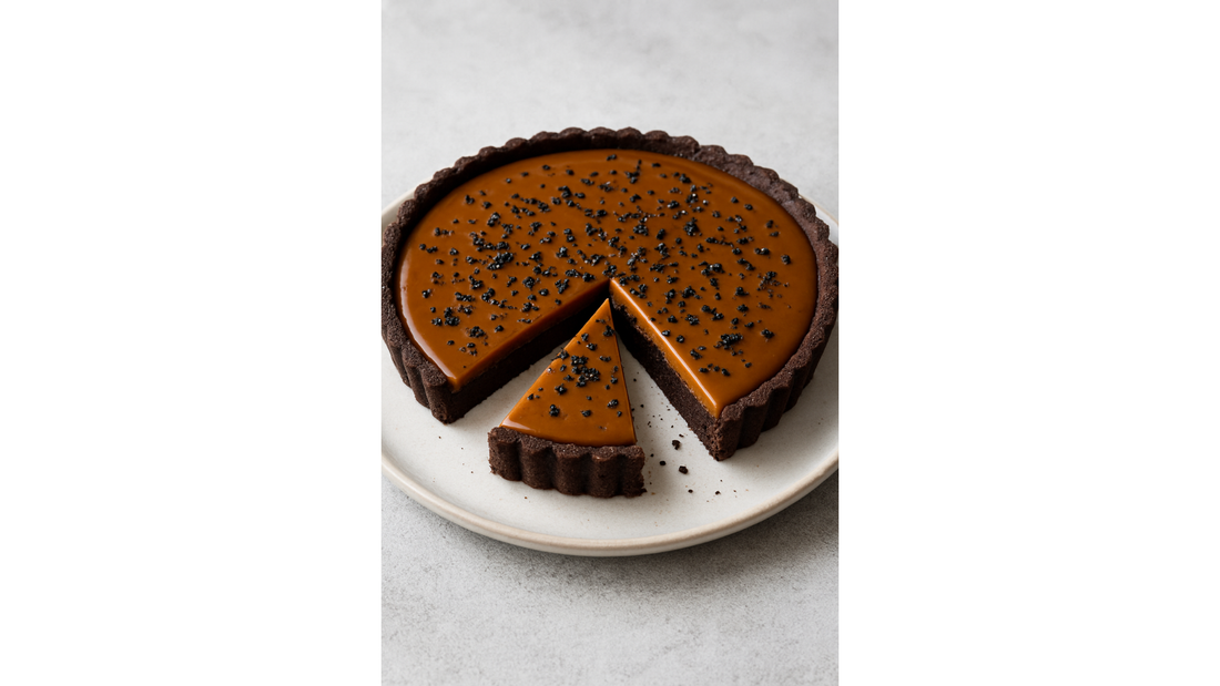 Dunkle Schokoladen-Tarte mit Meersalz-Karamell & Schwarzem Lava-Meersalz – Eleganz trifft Genuss